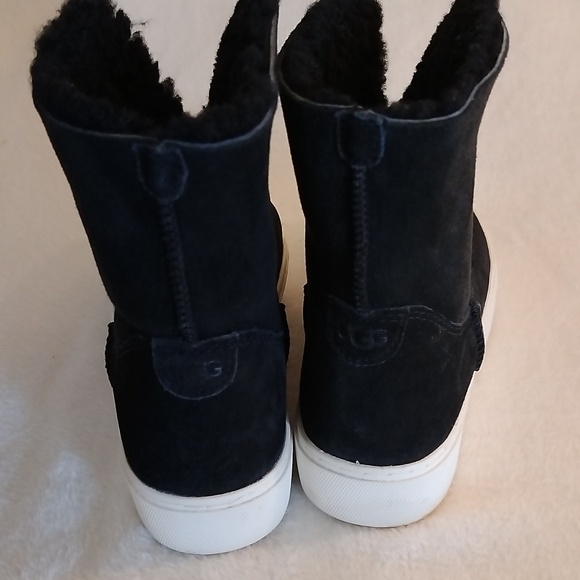 UGG Lynus Sheepskin Suede Fleece Ankle Sneaker Boots 1123692 Women's 5.5 Read - Picture 3 of 9